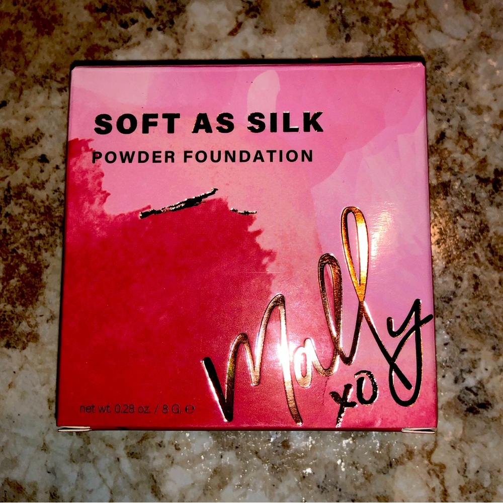 Mally Beauty Soft as Silk Powder Foundation - Medium  BNIB